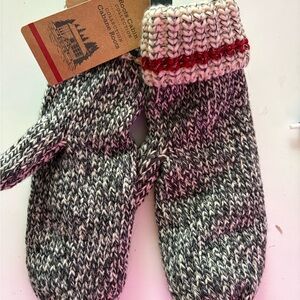 Roots Cabin Collection Mittens NWT